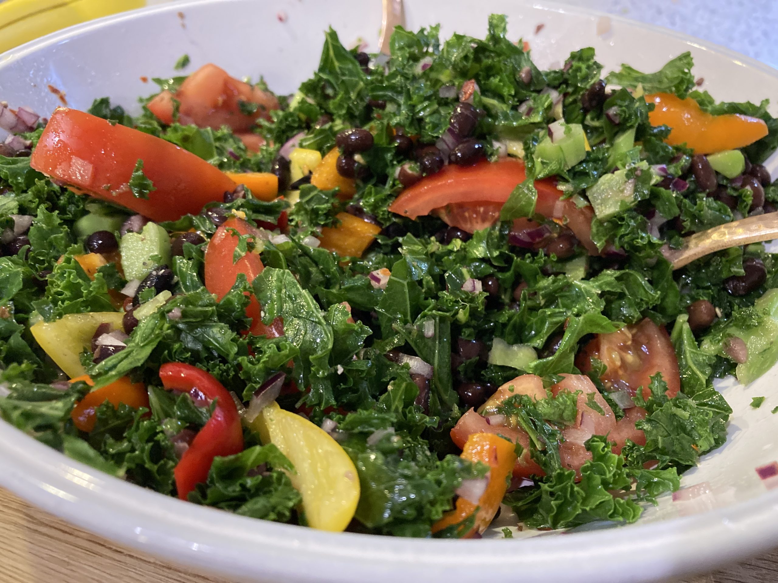 Kale salad with black beans, chilli and feta ⋆ Family Feed
