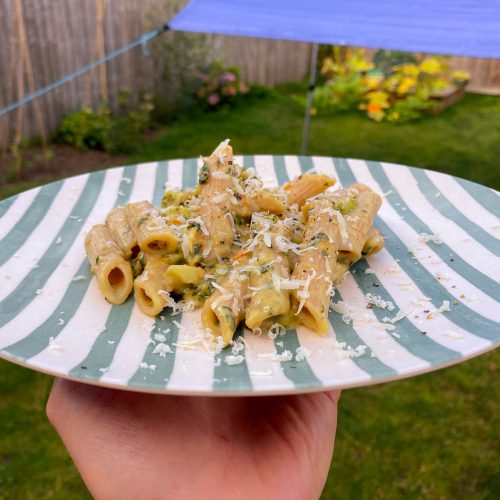 An all year round cheesy pasta dish is full of vegetable and kids will love it.