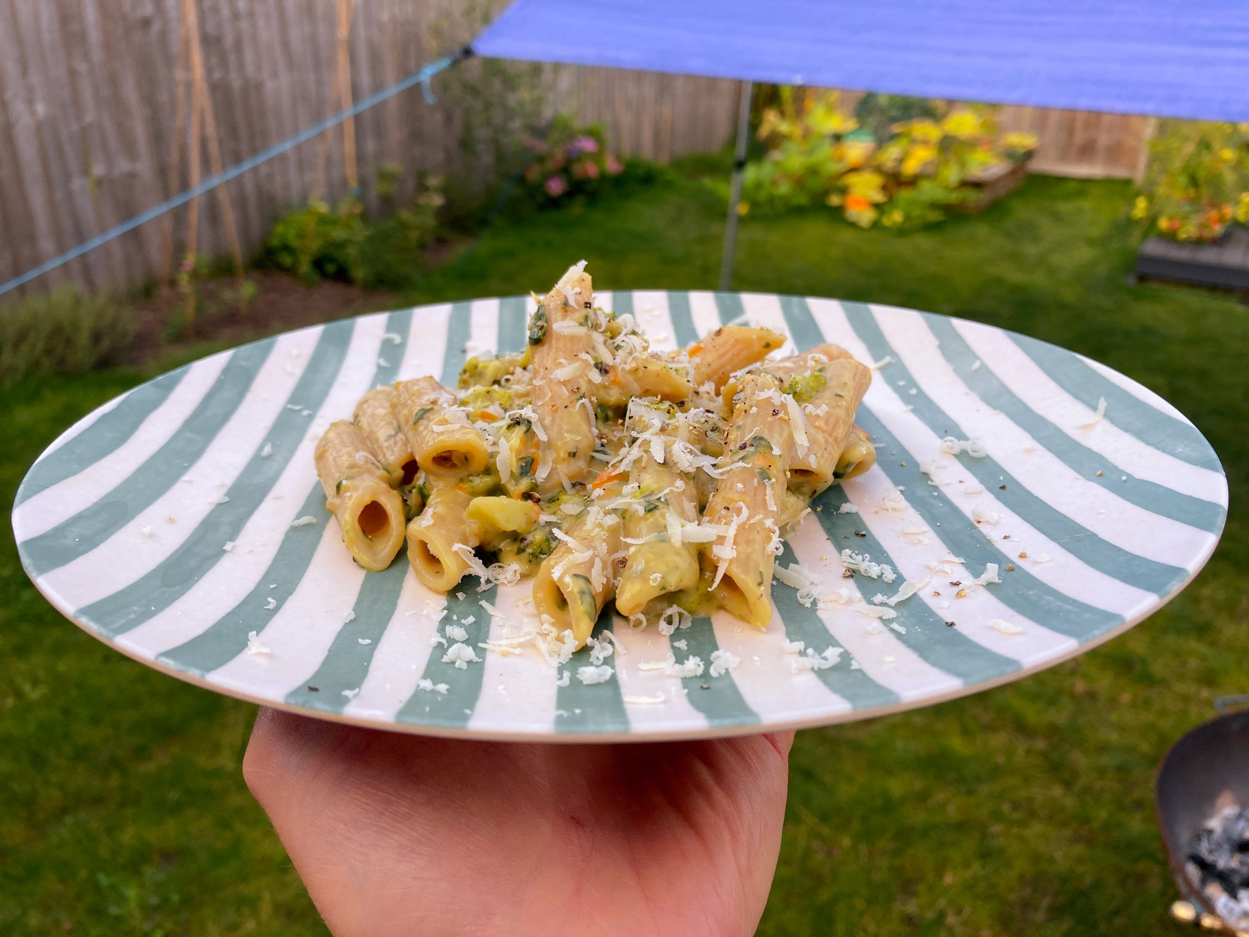 An all year round cheesy pasta dish is full of vegetable and kids will love it.