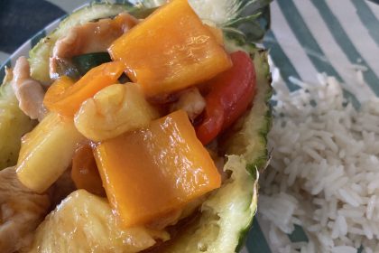 Sticky pineapple chicken